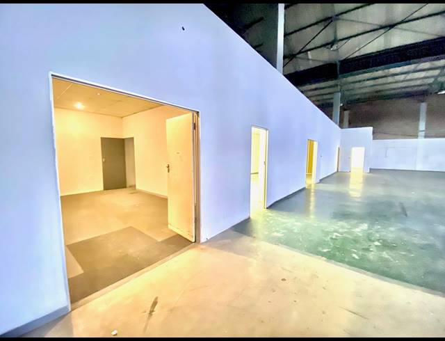 1,098M² WAREHOUSE TO LET IN PAULSHOF